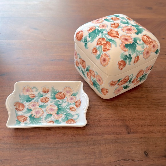 Vintage Made in Japan Square Ceramic Box With Lid Peach Floral Design With Tray - Picture 1 of 6
